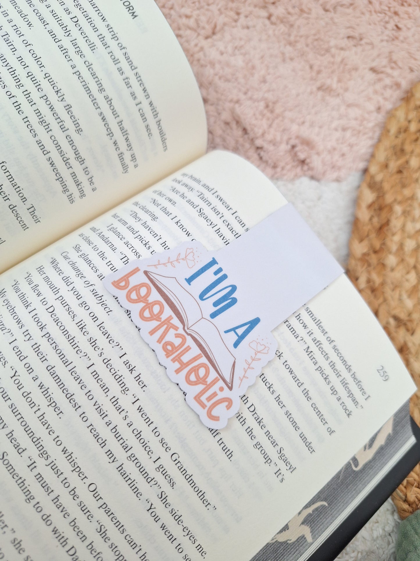 “I’m a Bookaholic” Magnetic Bookmark – Fun Bookish Gift for Readers
