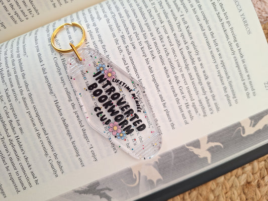 Introverted Bookworm Motel Keychain – Retro Bookish Key Tag for Quiet Readers