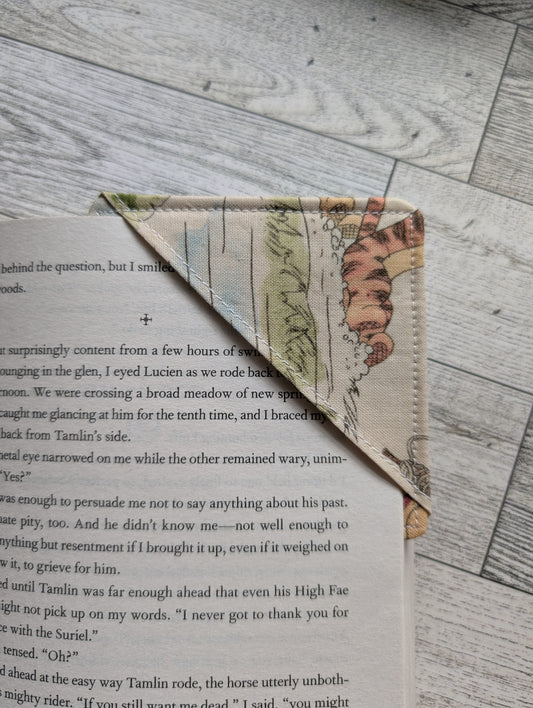 🐻 Vintage Hundred Acre Woods Fabric Corner Bookmark – Handmade Book Lover Gift